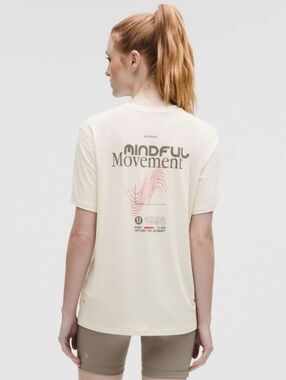New Lululemon Womens Jersey Training Short Sleeve Shirt Graphic Ivory Size 4